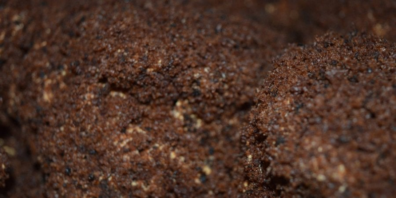 Корисні відходи. Вчені змогли на 30% зміцнити бетон за допомогою використаної кавової гущі