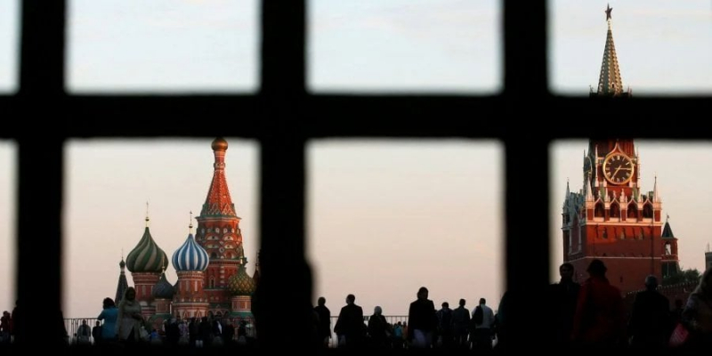 Кремль хоче притиснути експортерів, щоб зупинити падіння рубля — Bloomberg
